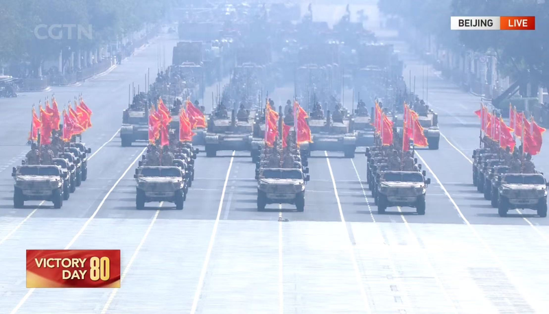 China honra a 80 unidades heroicas en el desfile del Día de la Victoria