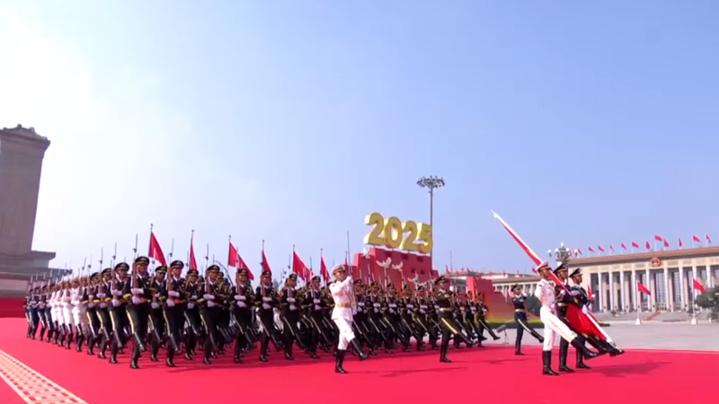 Épico saludo de 80 cañones en Pekín marca el 80° aniversario de la victoria video poster