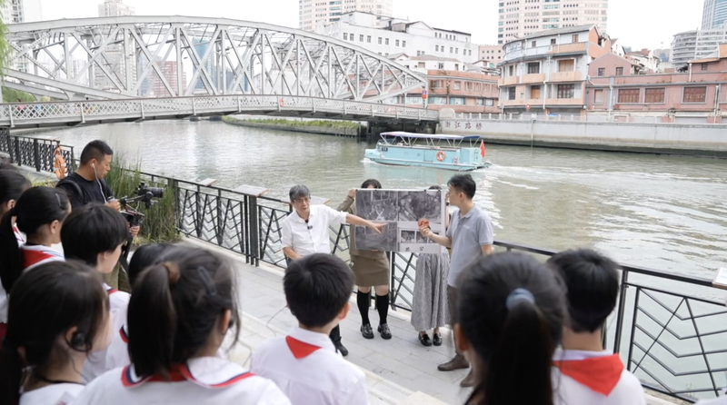 Caminando en los Pasos de los 'Ochocientos Guerreros' en Shanghái