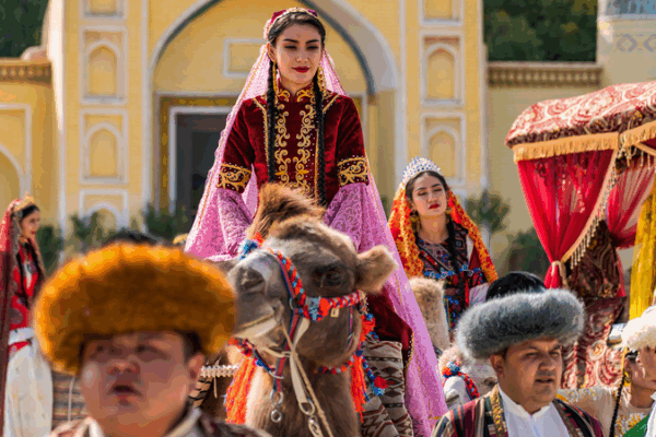 Región Uigur de Xinjiang: Progreso en Derechos Humanos y Desarrollo Comunitario