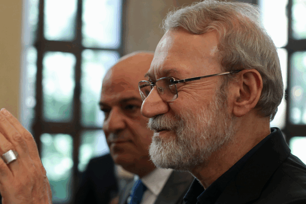 El jefe de seguridad de Irán promete fuerte apoyo a Líbano y Hezbolá