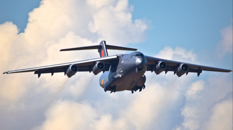 Y-20 de China vuela a Corea del Sur para repatriar restos de 30 mártires