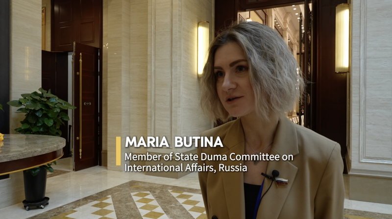 Legisladora_rusa_elogia_las_escuelas_y_bazares_de_Xinjiang video poster