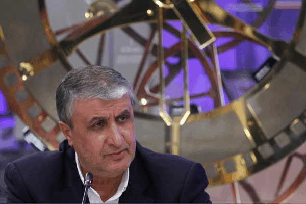 Irán y Rusia sellan acuerdo de 25.000 MDD para 4 plantas nucleares