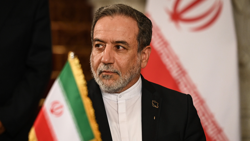 Irán y Francia cerca de completar acuerdo de intercambio de prisioneros