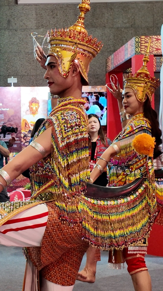 Tailandia_brilla_en_la_Expo_Dunhuang_con_danza_y_artes_marciales video poster