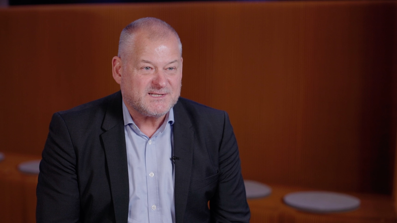 La demanda de diamantes vuelve a brillar: De Beers ve recuperación del mercado video poster