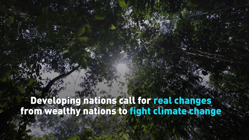 Las Naciones en Desarrollo Exigen Trillones en Fondos Climáticos Durante la Semana Climática de la ONU video poster