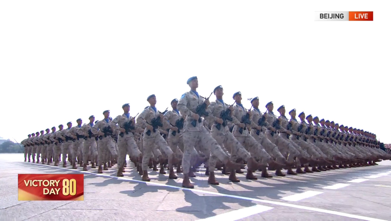 Los pacificadores chinos brillan en el desfile del Día de la Victoria en Pekín