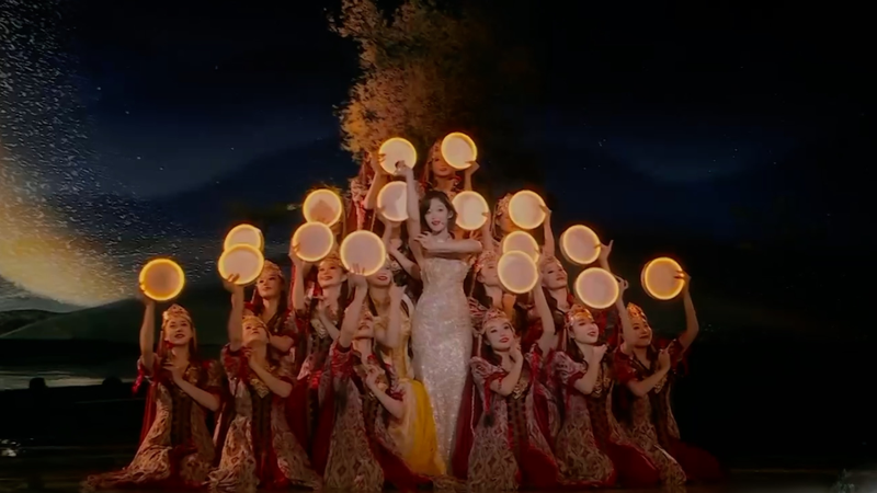 Remix moderno de canción folclórica de Xinjiang enciende vibras juveniles video poster