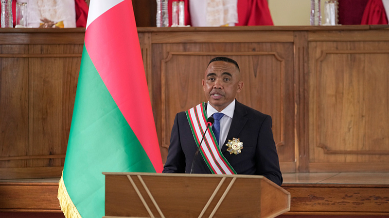 El líder militar de Madagascar asumió como presidente interino
