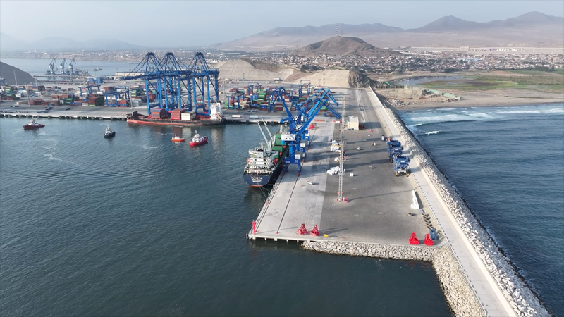 El acuerdo comercial Perú-China impulsa las pequeñas granjas peruanas video poster