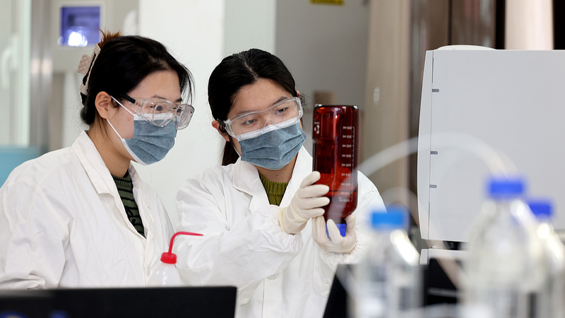 China lidera el impulso global por el desarrollo de las mujeres en reunión histórica