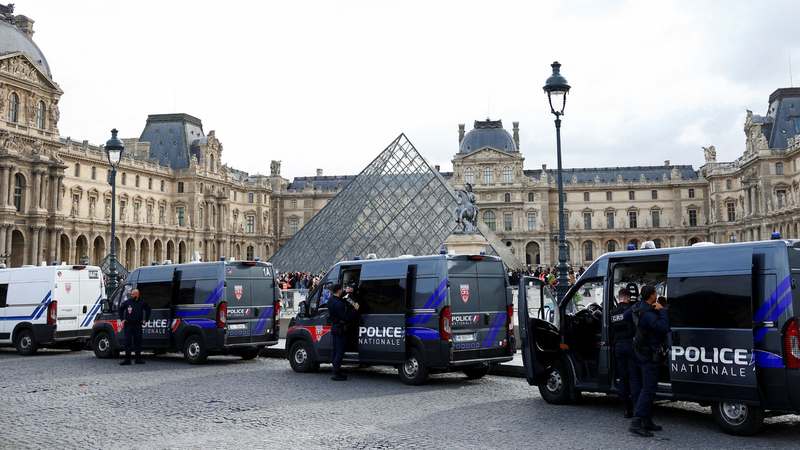 Robo en el Louvre: 5 más arrestados, $102M en joyas desaparecidas