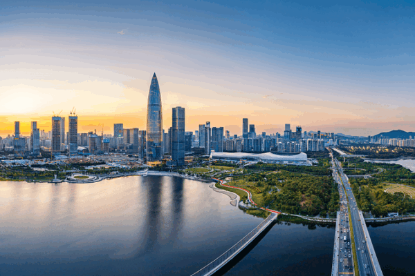 El 14° Plan Quinquenal de China: Innovación, Crecimiento Verde y Lazos Globales