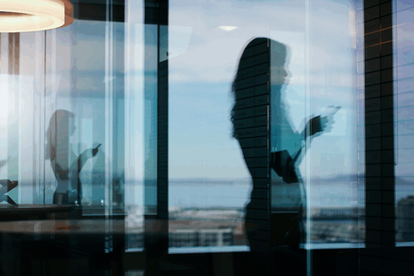 La década de progreso de China: Empoderando a las mujeres en educación, salud y economía video poster