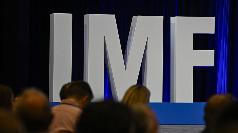 El FMI eleva la previsión de crecimiento global para 2025 a 3.2% en medio de incertidumbre por aranceles