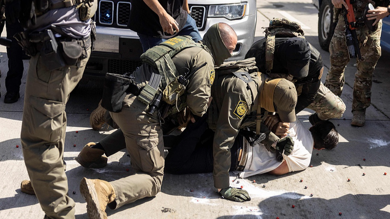 La alcaldesa de Los Ángeles, Bass, exige una investigación sobre las acciones 'ilegales' de agentes federales