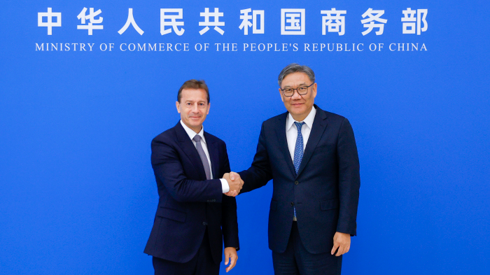 El Ministro de Comercio de China se reúne con el CEO de Airbus mientras despega la línea de Tianjin