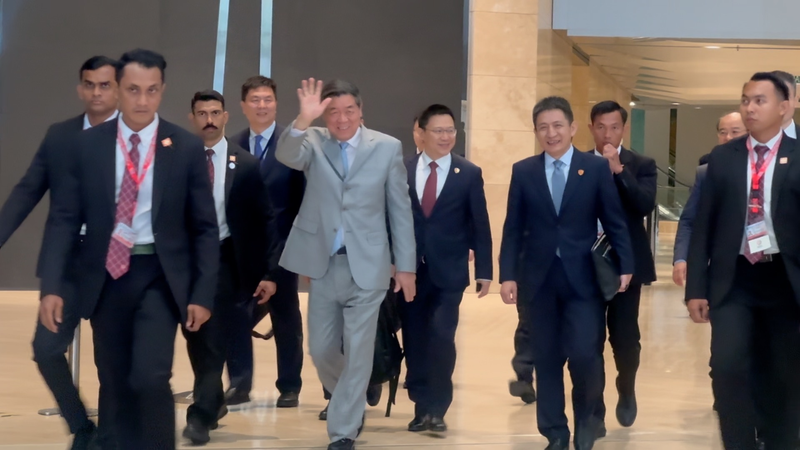 Conversaciones_comerciales_entre_China_y_Estados_Unidos_comienzan_en_Kuala_Lumpur video poster