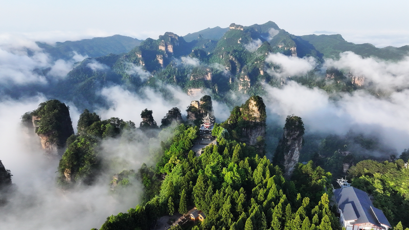 Vistas impresionantes desde el Pabellón Seis Maravillas en Zhangjiajie video poster