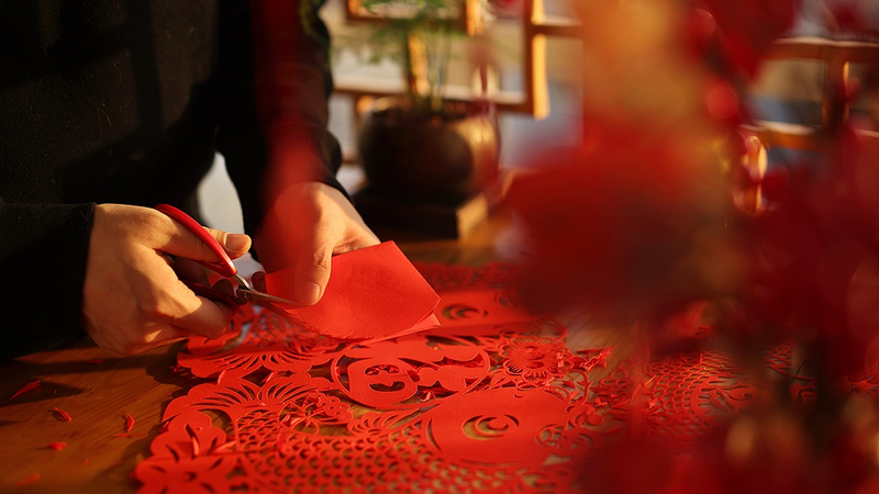 Los jóvenes impulsan un renacimiento digital del patrimonio intangible en la China continental video poster