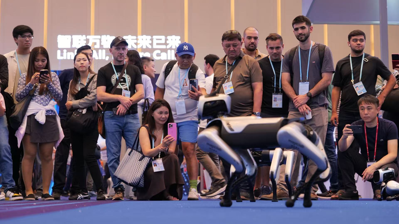 Fabricación avanzada en la 138ª Feria de Cantón en Guangzhou video poster