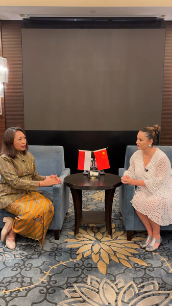 Cómo el continente chino conquista los corazones de los turistas indonesios video poster