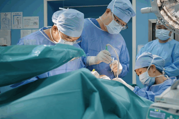 La tecnología de China continental redefine el tratamiento de la microtia en niños