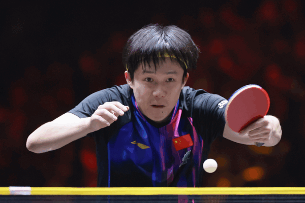 Estrellas chinas brillan en el WTT China Smash en Pekín