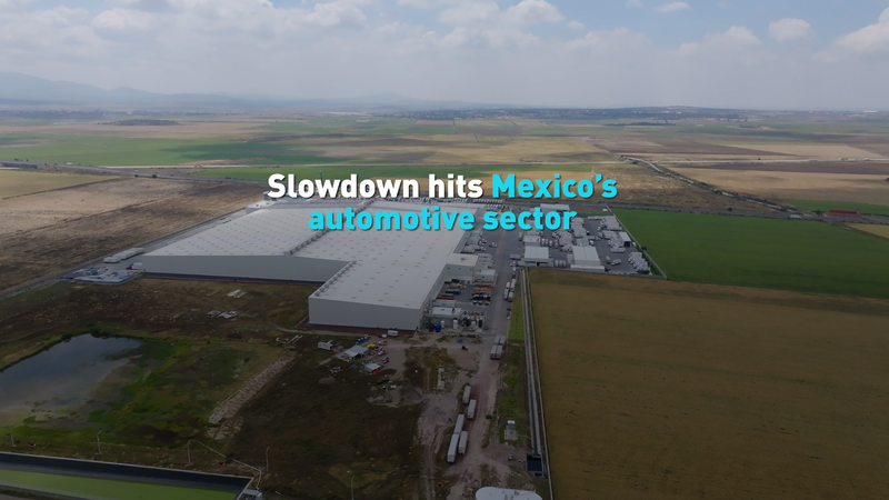 La industria automotriz de México enfrenta una caída del 40% en inversiones video poster