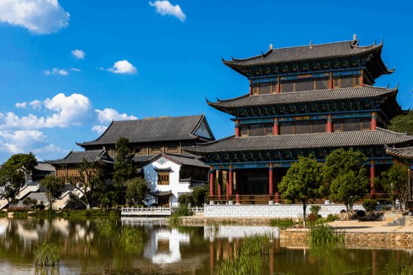 Descubre Jianchuan: Un paraíso de tallado en madera en Yunnan video poster