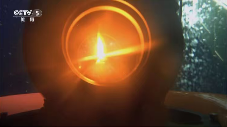 La_llama_enciende_los_Juegos_Nacionales_de_China_en_Guangzhou