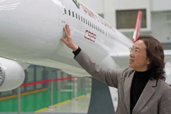 #SuVoz en la Aviación: Zhao Chunling da forma a los cielos