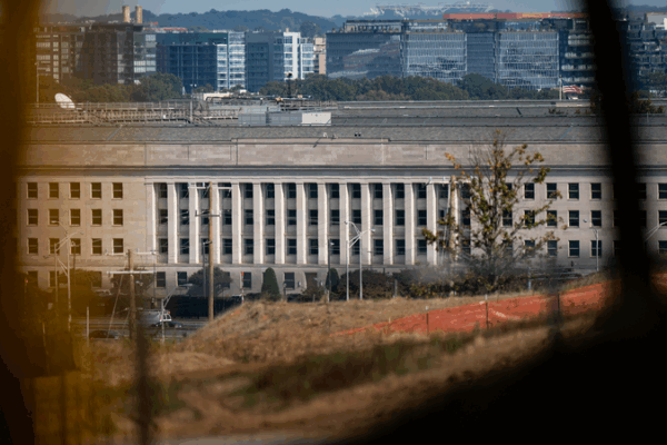 Fuerzas Militares de EE.UU. Atacan Barco Sospechoso de Narcotráfico en el Pacífico Oriental, Colombia Condena