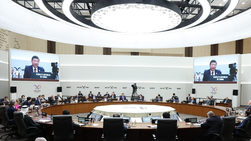 China defiende un Asia-Pacífico abierto y multilateral en APEC 2023