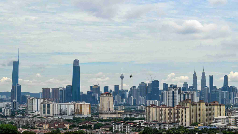Delegación china interactúa con los medios en Kuala Lumpur video poster