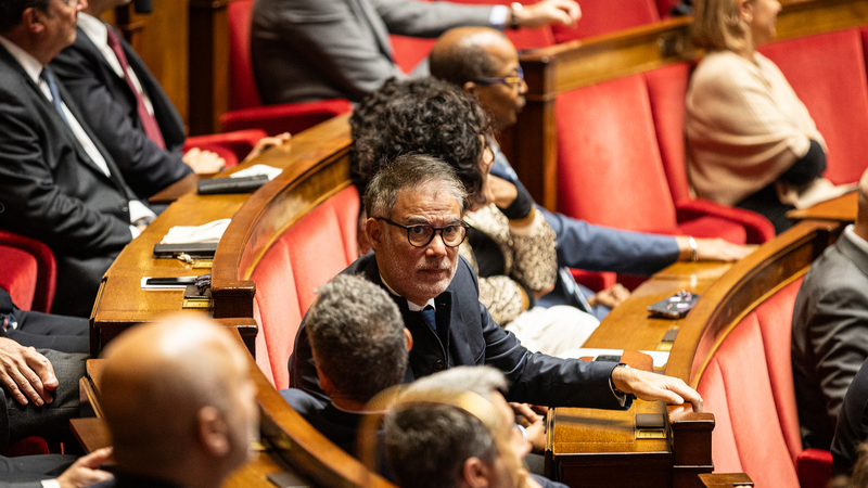 Socialistas_franceses_amenazan_con_voto_de_no_confianza_por_impuesto_a_multimillonarios