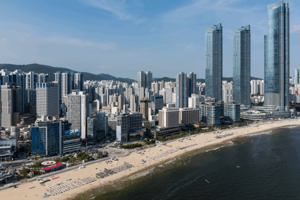 Xi Jinping llega a Busan para la 32ª Cumbre de APEC