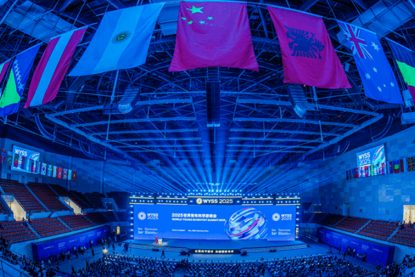 Cuatro Jóvenes Científicos Honrados por Investigación Innovadora en el 2025 WYSS