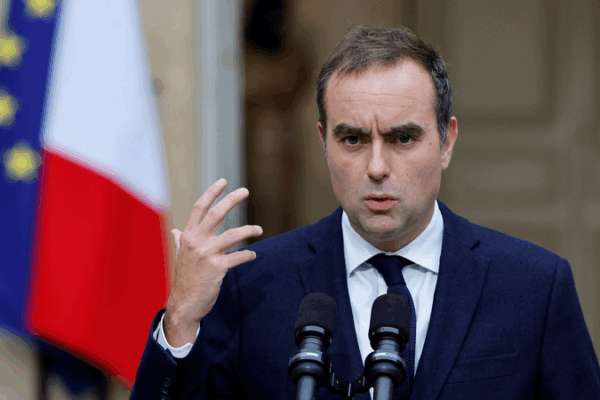 Macron vuelve a nombrar a Sebastien Lecornu como primer ministro de Francia en medio de una agitación política