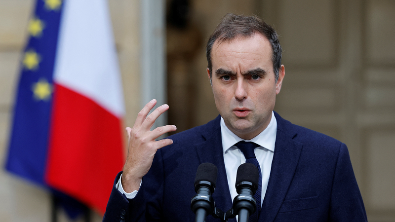 Macron vuelve a nombrar a Sebastien Lecornu como primer ministro de Francia en medio de una agitación política