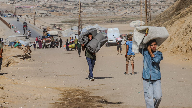 Israel detiene la ofensiva en la ciudad de Gaza después de que Hamás respalda el plan de rehenes de Trump