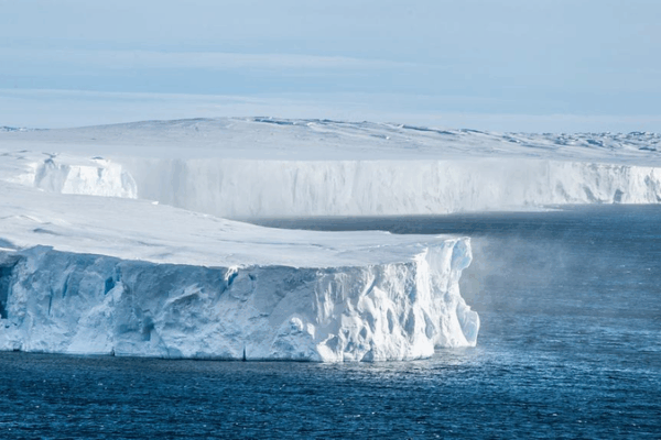 El hielo marino antártico alcanza su tercer pico invernal más bajo registrado