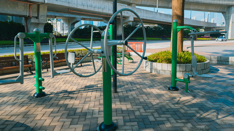 El auge del acondicionamiento físico público en Macao: parques convertidos en gimnasios al aire libre video poster