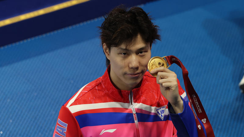 Qin Haiyang y Xu Jiayu brillan en natación de los 15° Juegos Nacionales de China