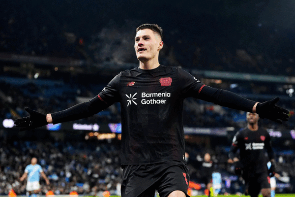 Sorpresas en la UCL: Tropiezo del Man City, Chelsea aplasta al Barça con 10 hombres