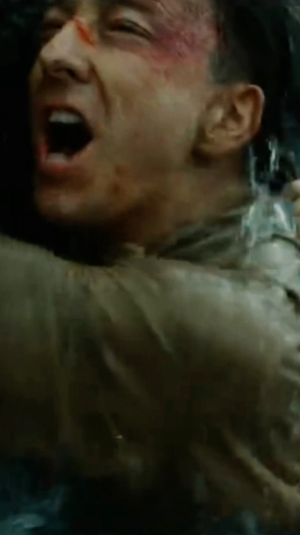 El actor irlandés Tom Fenton impresionado por la escala épica de la película china 'Dongji Rescue' video poster