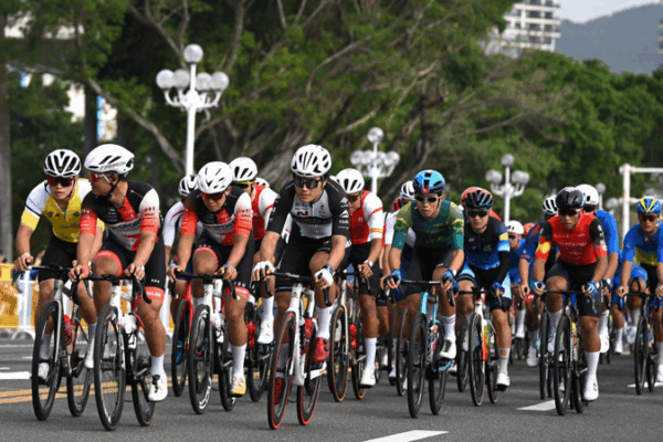 Despacho_de_Aduanas_Sin_Fronteras_Acelera_el_Ciclismo_de_Carretera_en_los_Juegos_Nacionales