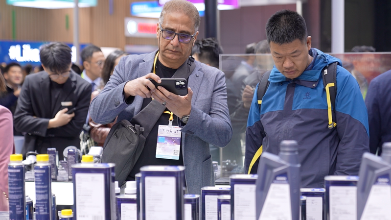 La industria de vehículos de nueva energía de China se acelera en Automechanika Shanghai 2025